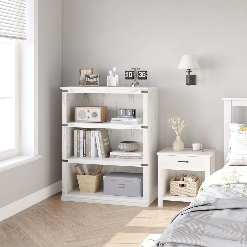 Librería de madera rústica de 3 niveles con espacio de almacenamiento, color blanco, de 40 pulgadas de alto y 31,5 pulgadas de ancho, ideal para sala de estar y oficina en casa.